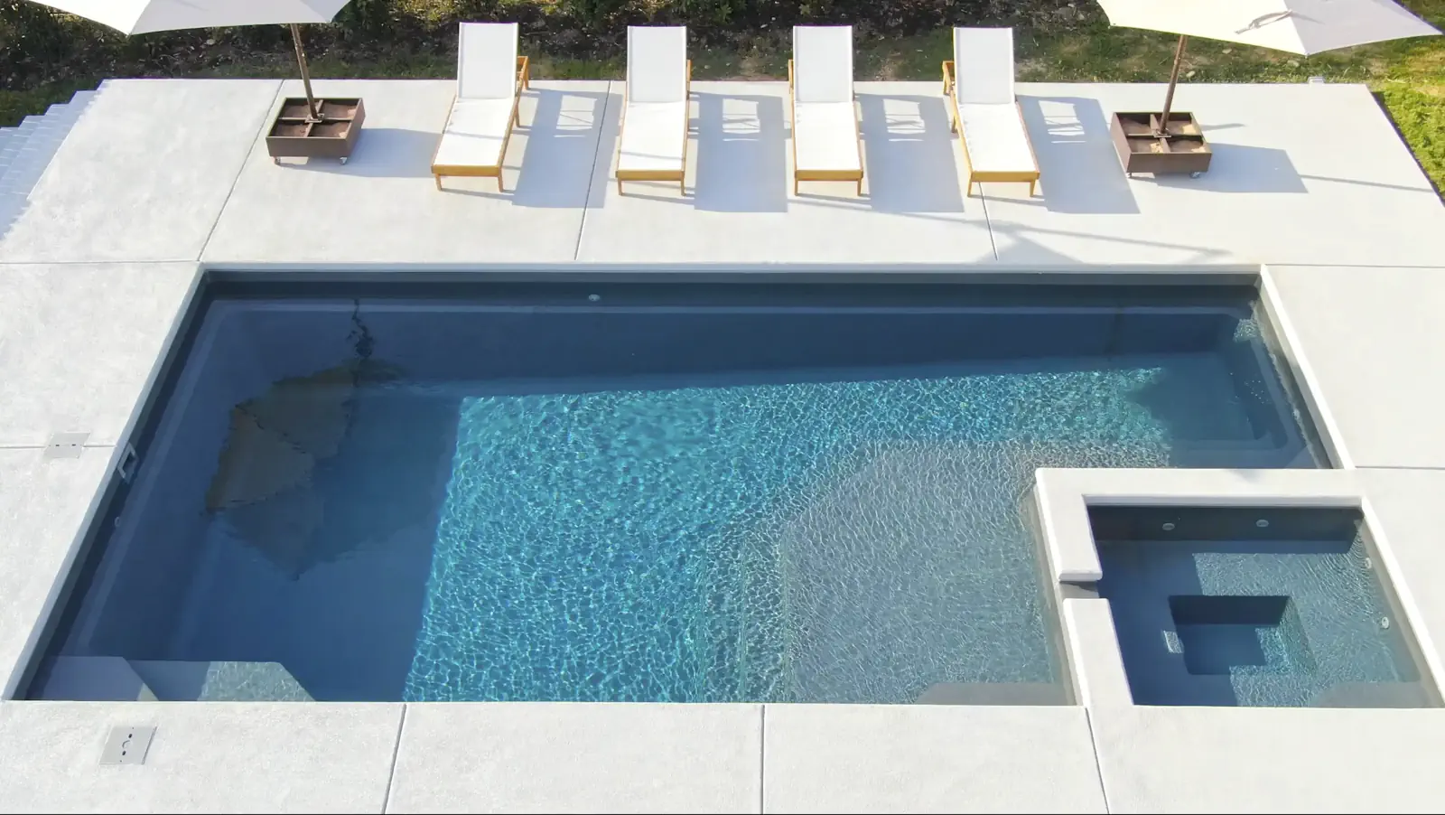 Aquamarine Pools Beaumont - official Aviva Pools fiberglass pool dealer